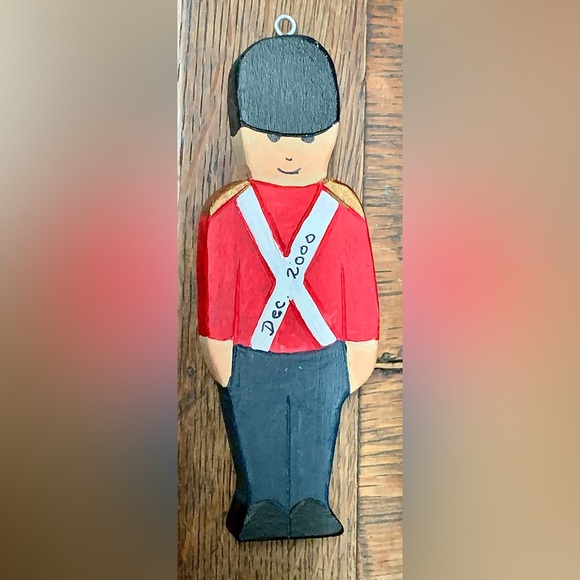 Y2K Vintage Artisan Hand Crafted Wooden Old Style Soldier Ornament - Picture 7 of 12